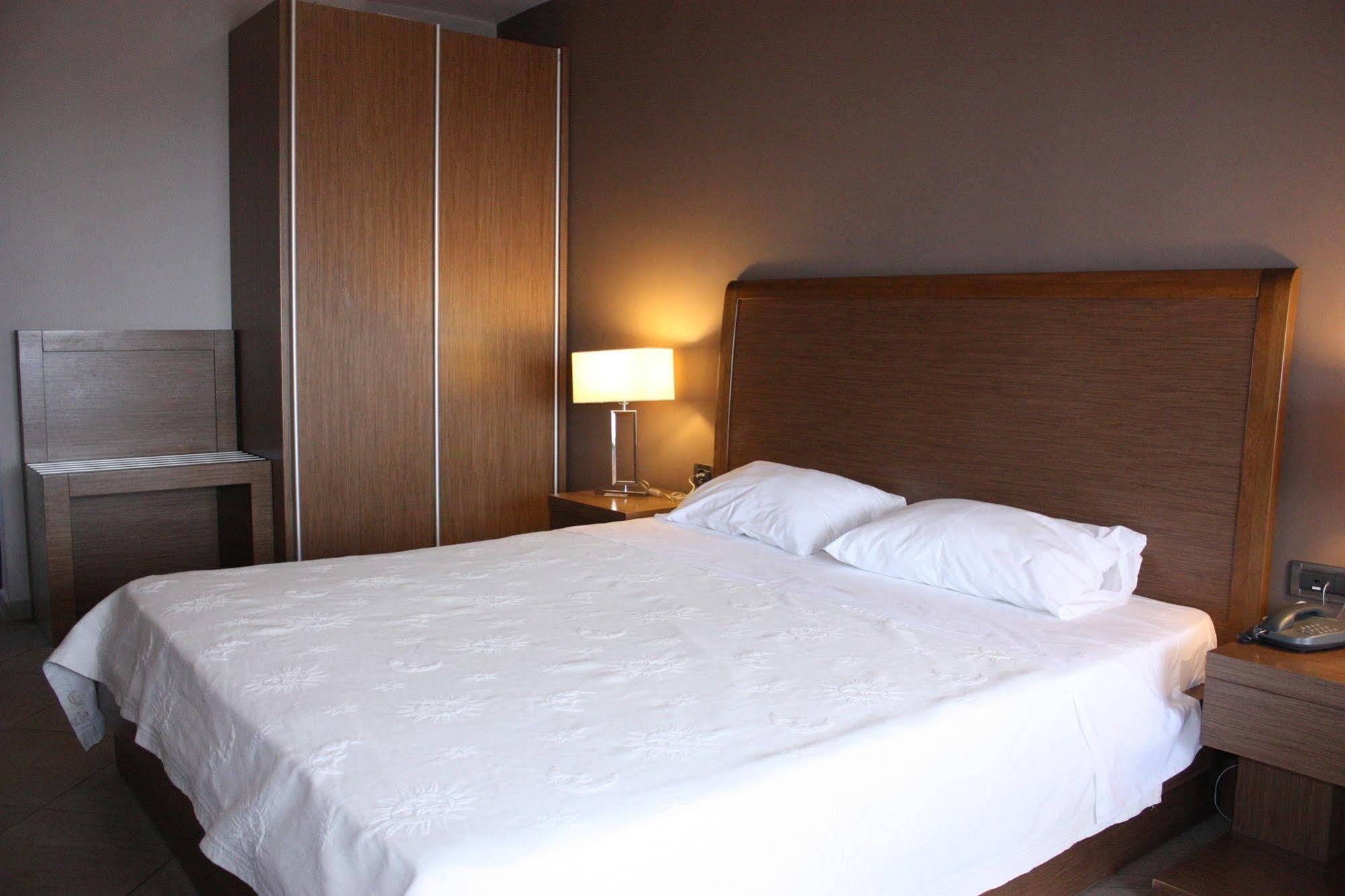Hotel Cariatis Nea Kallikrateia Zewnętrze zdjęcie